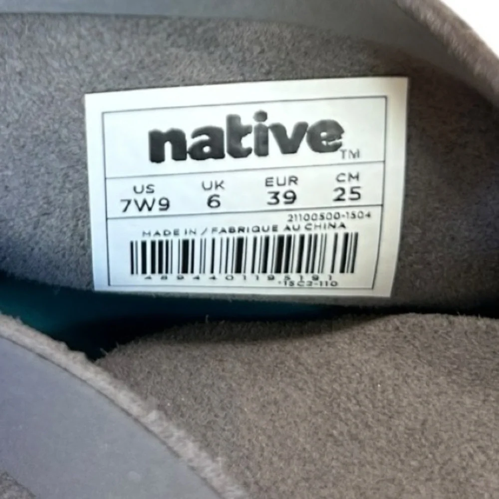 Native Apollo Chukka Boots Gray/White Suede – Men’s 7 / Women’s 9